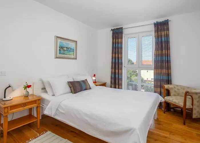 Awesome In With House Sea View Apartament Malinska