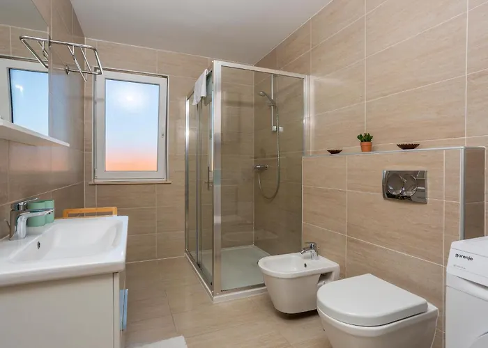 Awesome In With House Sea View * Malinska