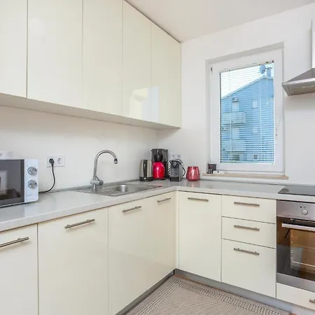 Awesome In With House Sea View דירה מאלינסקה